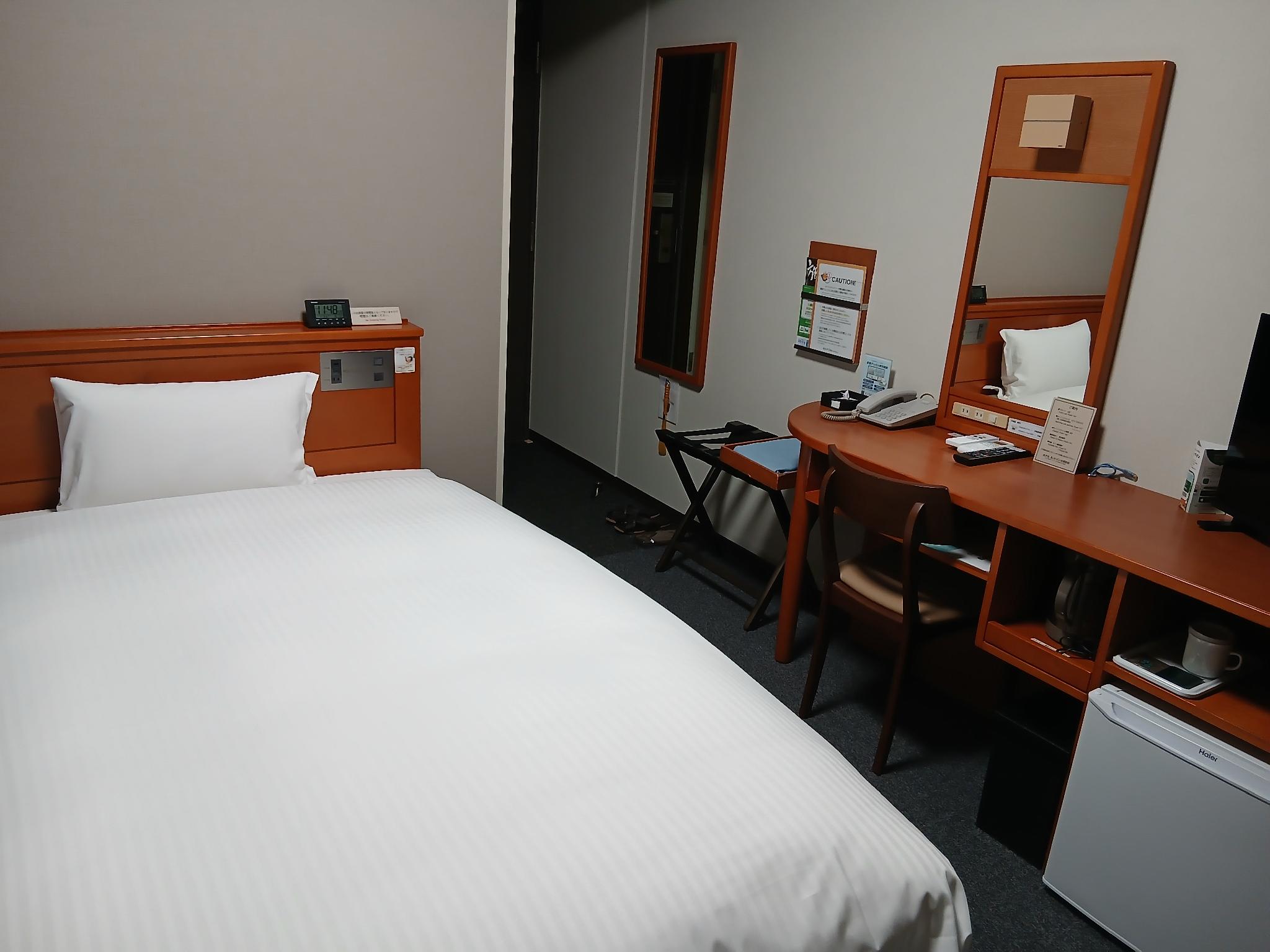 Room, Single, Single Bed, Electronic Cigarette Only, Smoking