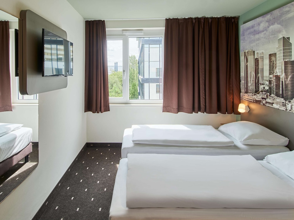 Room, Twin Beds