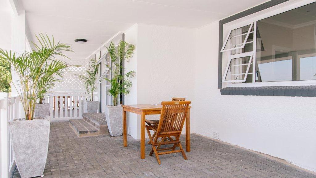 Devereux Lodge and Villas 5/15