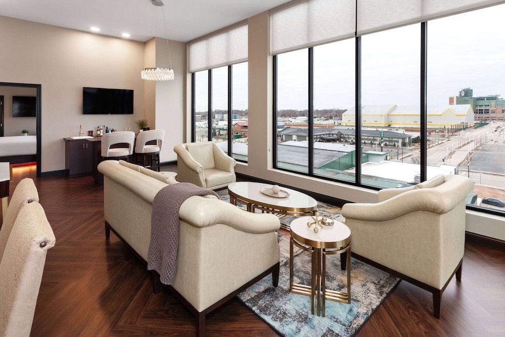 Legacy Hotel Trademark Collection by Wyndham 26/40