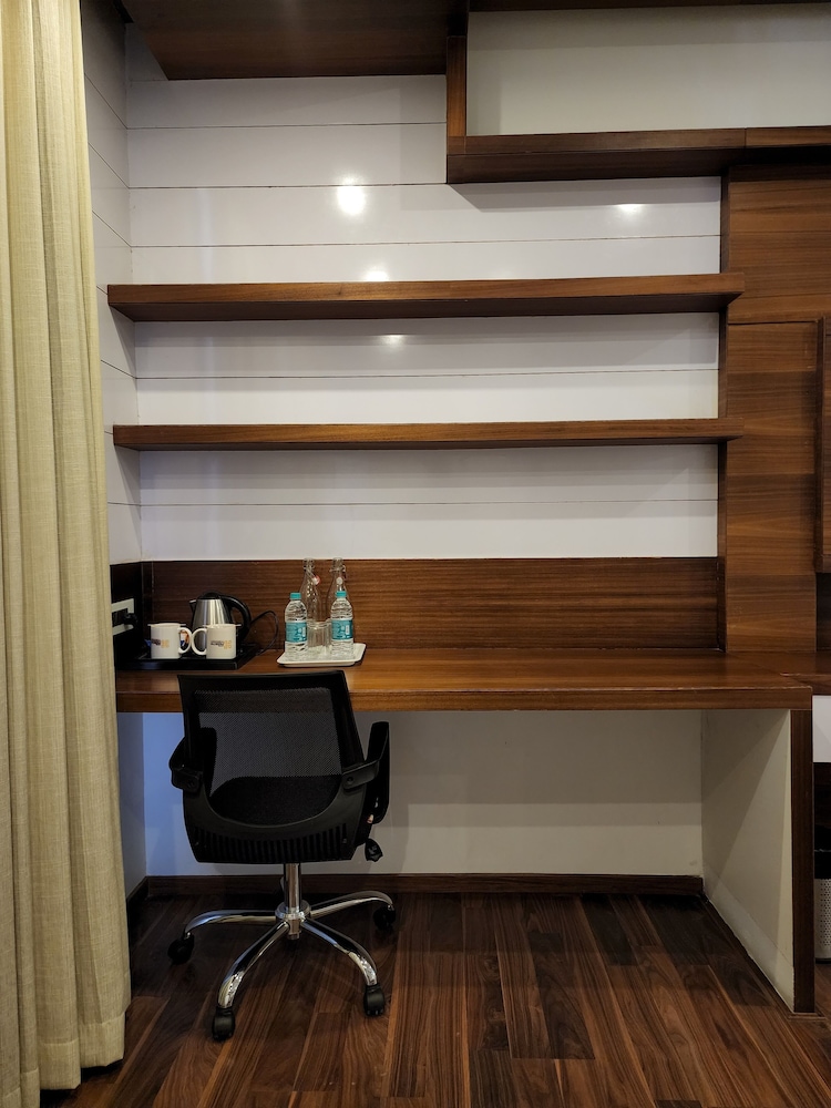 Hotel Preethi International 40/50