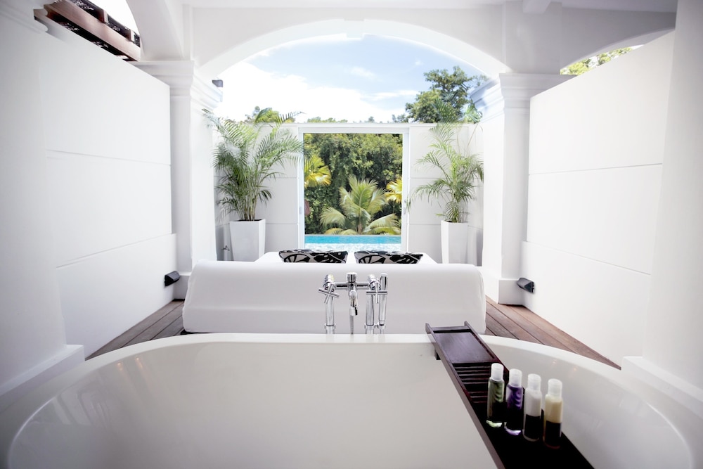 AMARA SANCTUARY RESORT SENTOSA 53/71