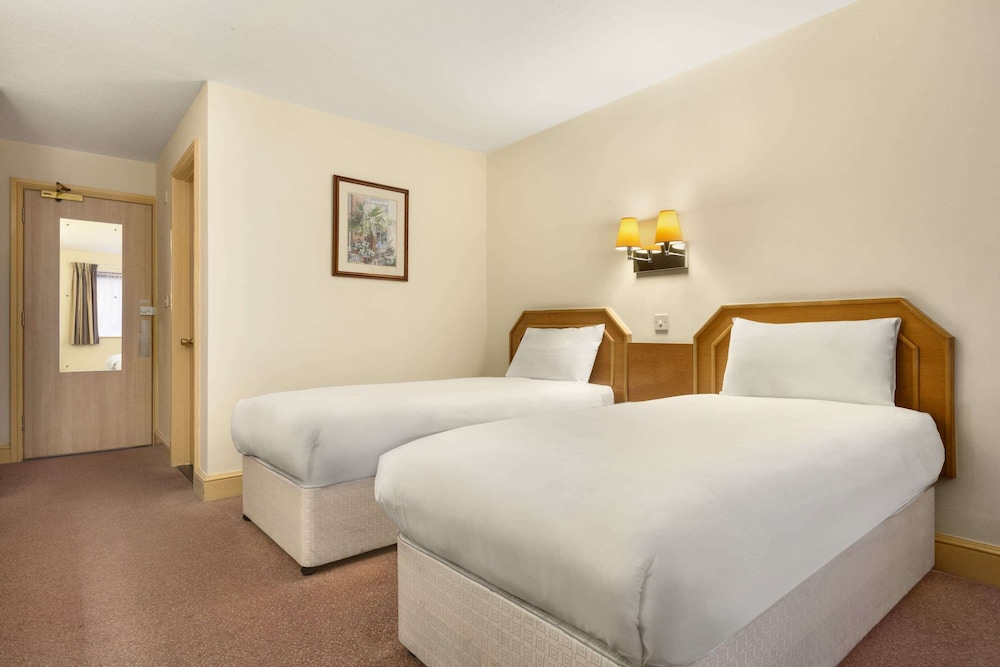 Days Inn by Wyndham Sevenoaks Clacket Lane 7/41