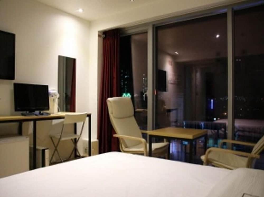Standard, Double Bed, LAVILLA HOTEL 2/3