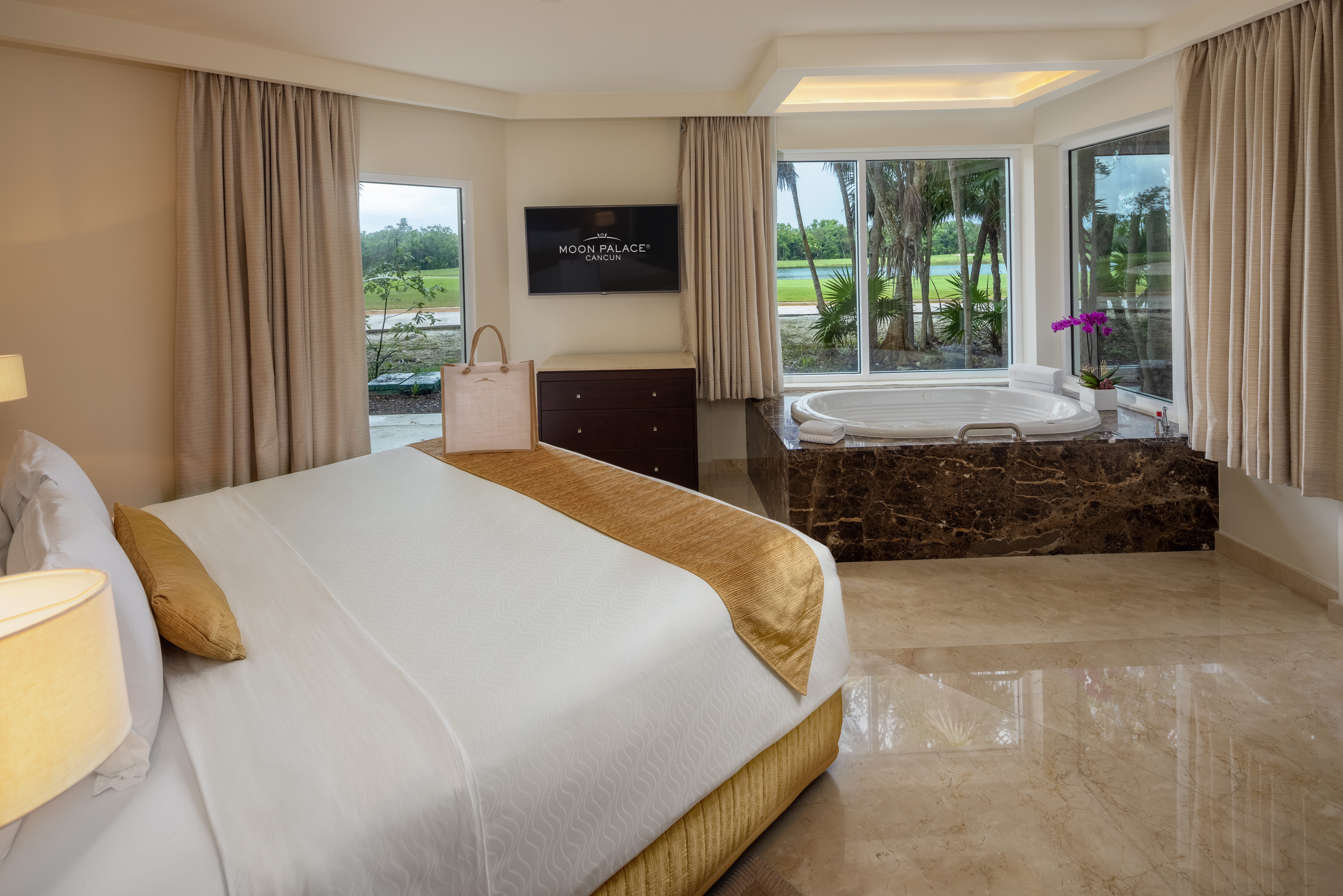 2 Bedrooms, Superior, Suite, Golf Course View
