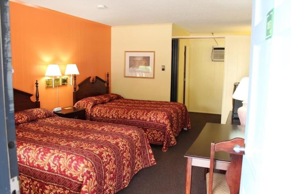 Colonial Inn Franklin 9/35