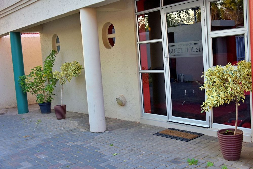 Houghton Guest House 1/16