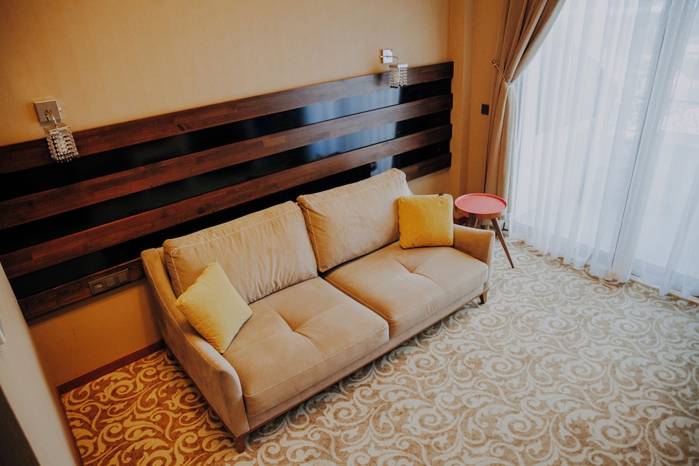El Garden Hotel & Residence 28/33