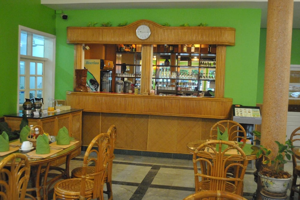 Smile Inn Hotel 50/62