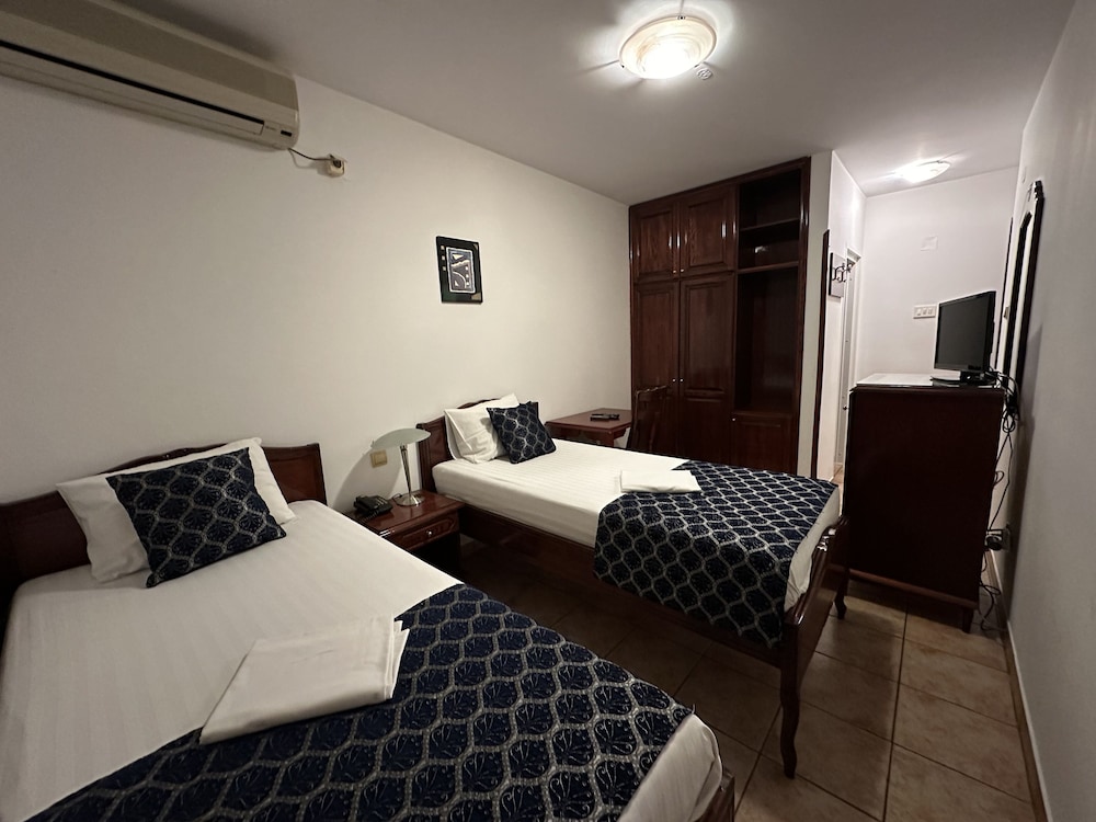 VILA LUX HOTEL 20/70
