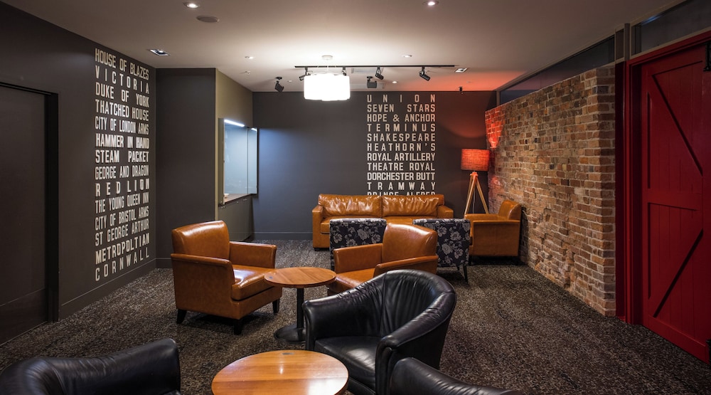 The Old Woolstore Apartment Hotel 46/63