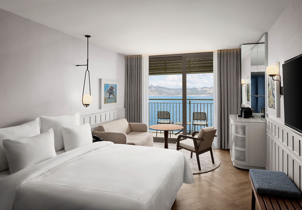 DELUXE ROOM SEA VIEW