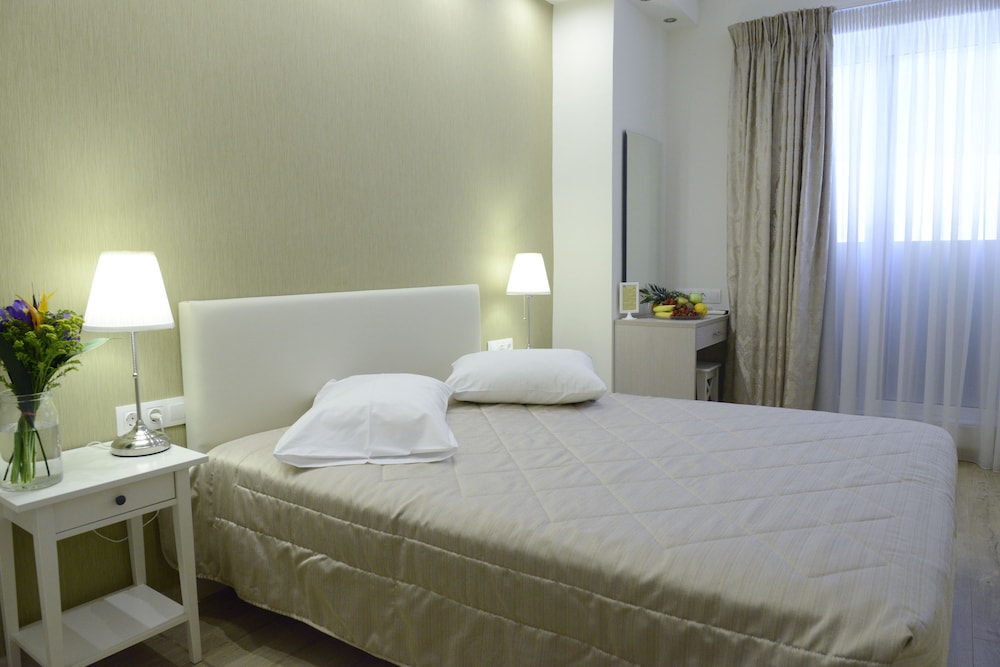 Phidias Hotel 27/69