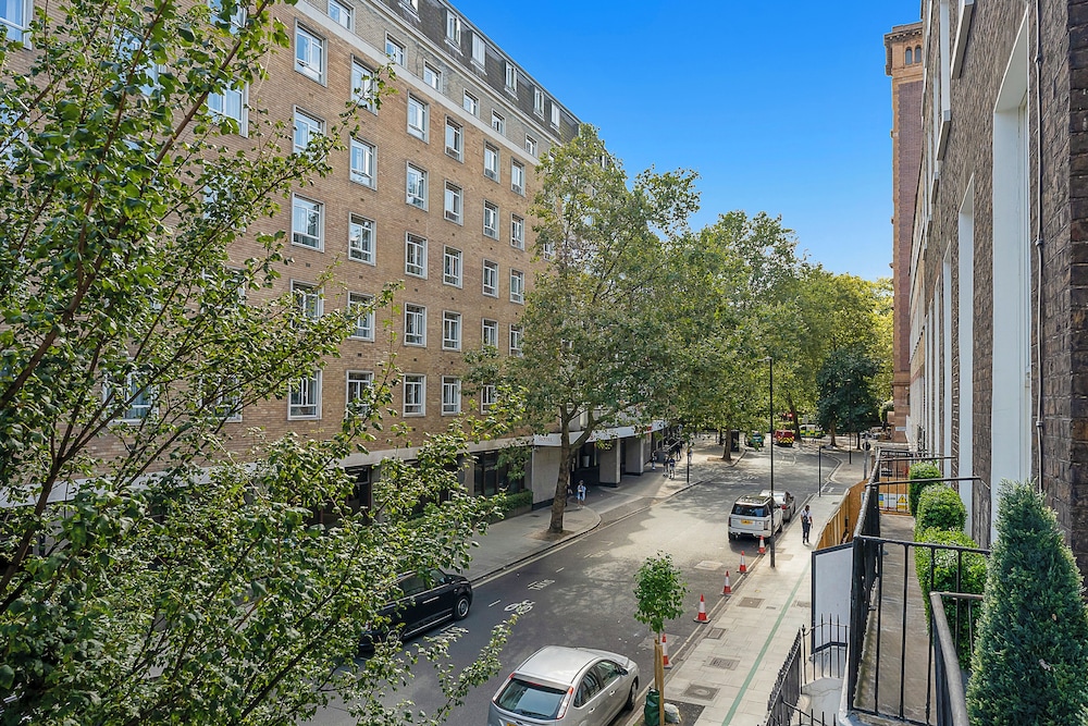 Guilford Street Apartments 45/50