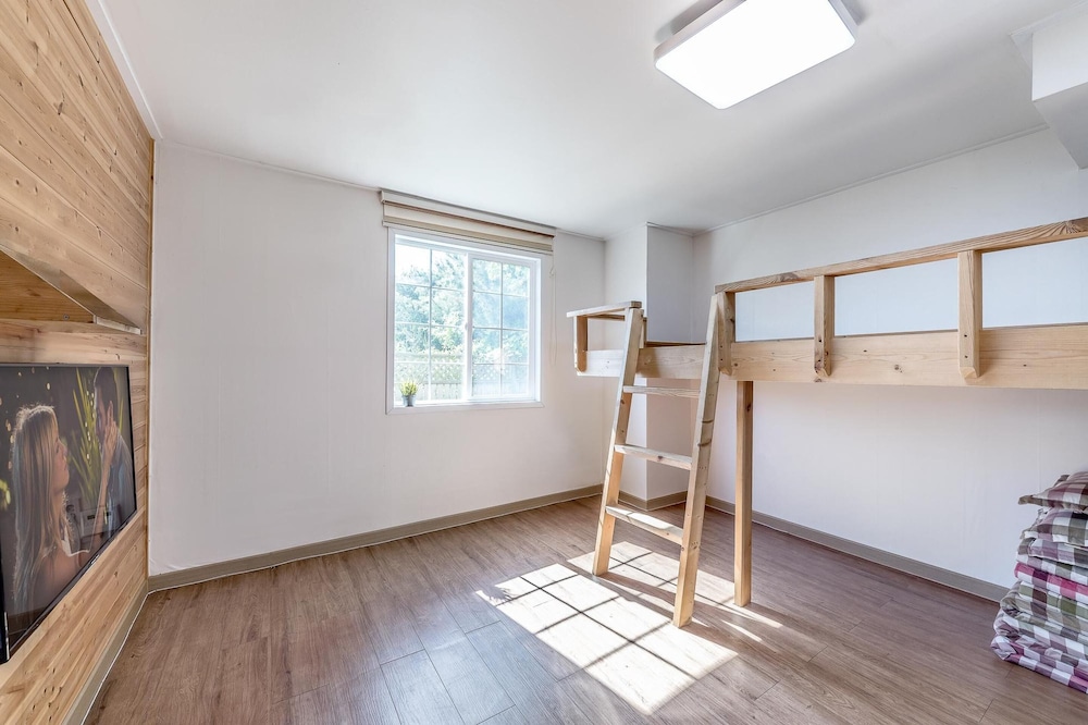 Ganghwa Rodemhouse Pension 21/48