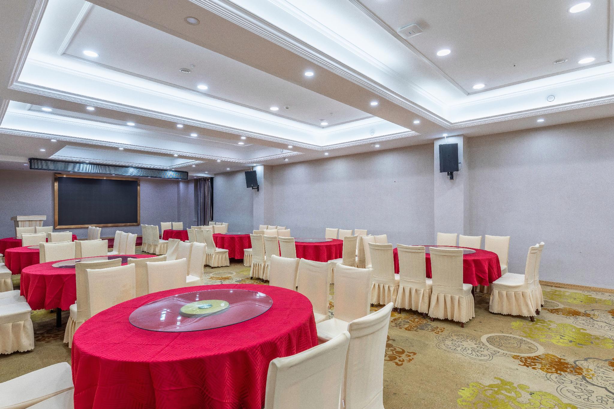 Kyriad Hotel (Yiyang Xiufeng Park) 33/39