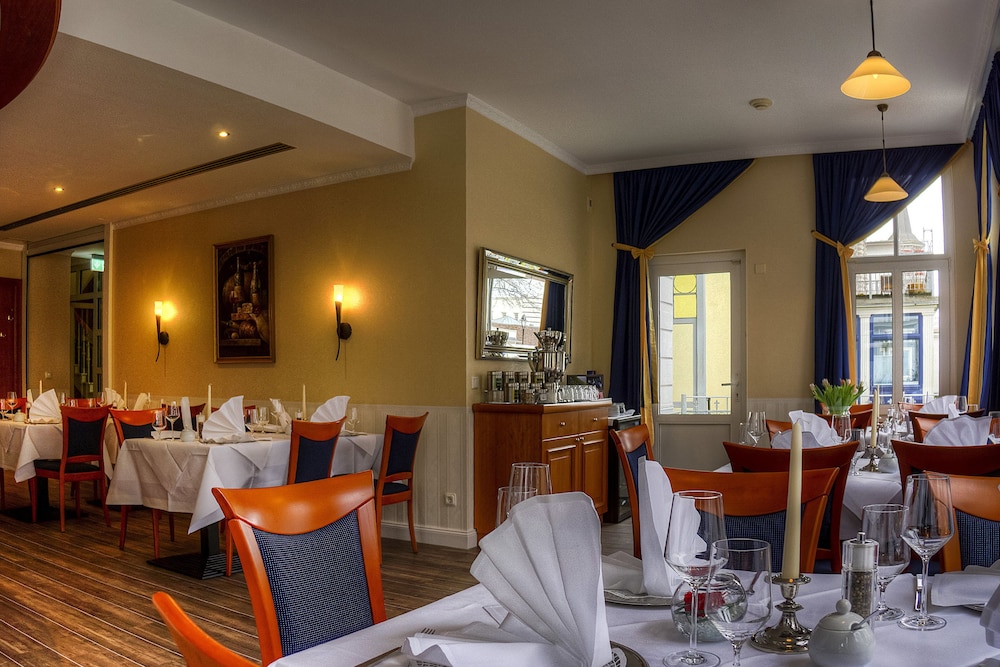 Kurparkhotel Warnemuende 43/49