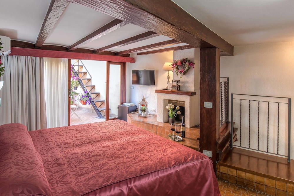 Trevi Rome Suite 8/50