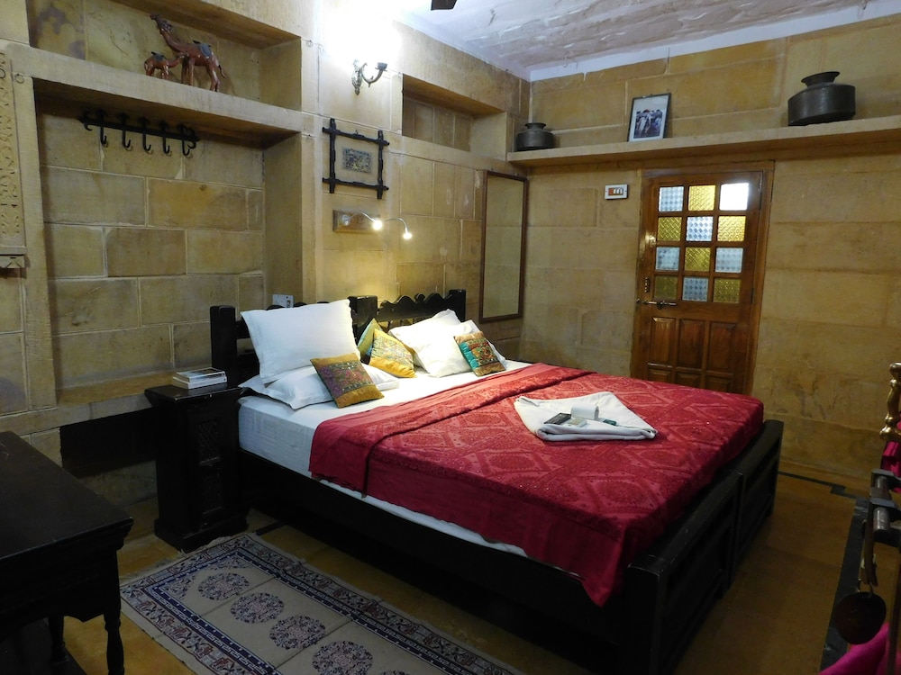 Hotel Shahi Palace 13/63