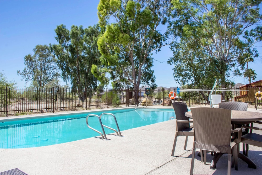 Quality Inn Wickenburg, AZ 7/38