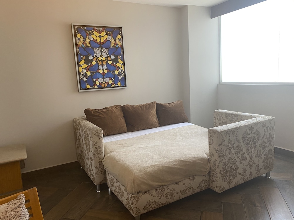 Suites del Angel 12/65