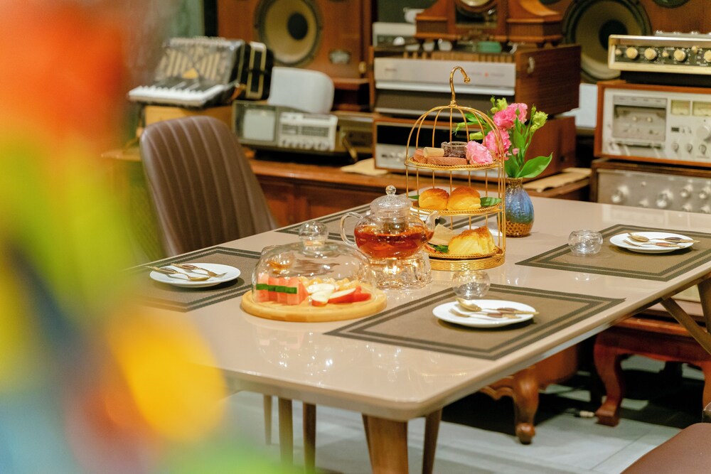 Dong Duong Hotel & Suites 39/50