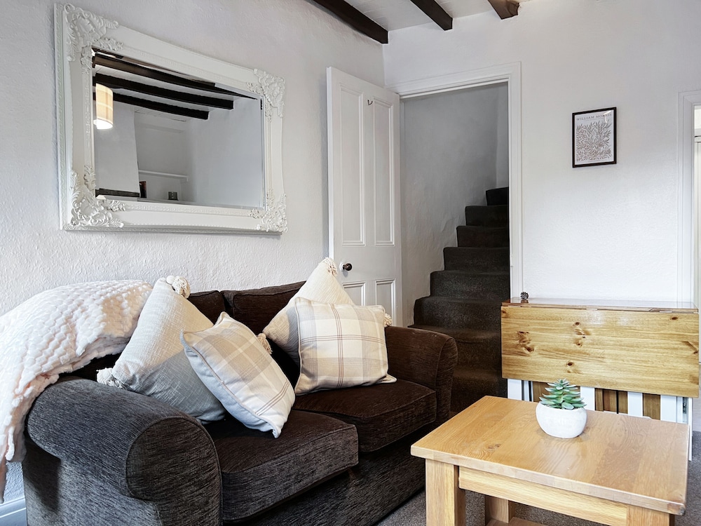 The Willow Restaurant & Cottages 20/50