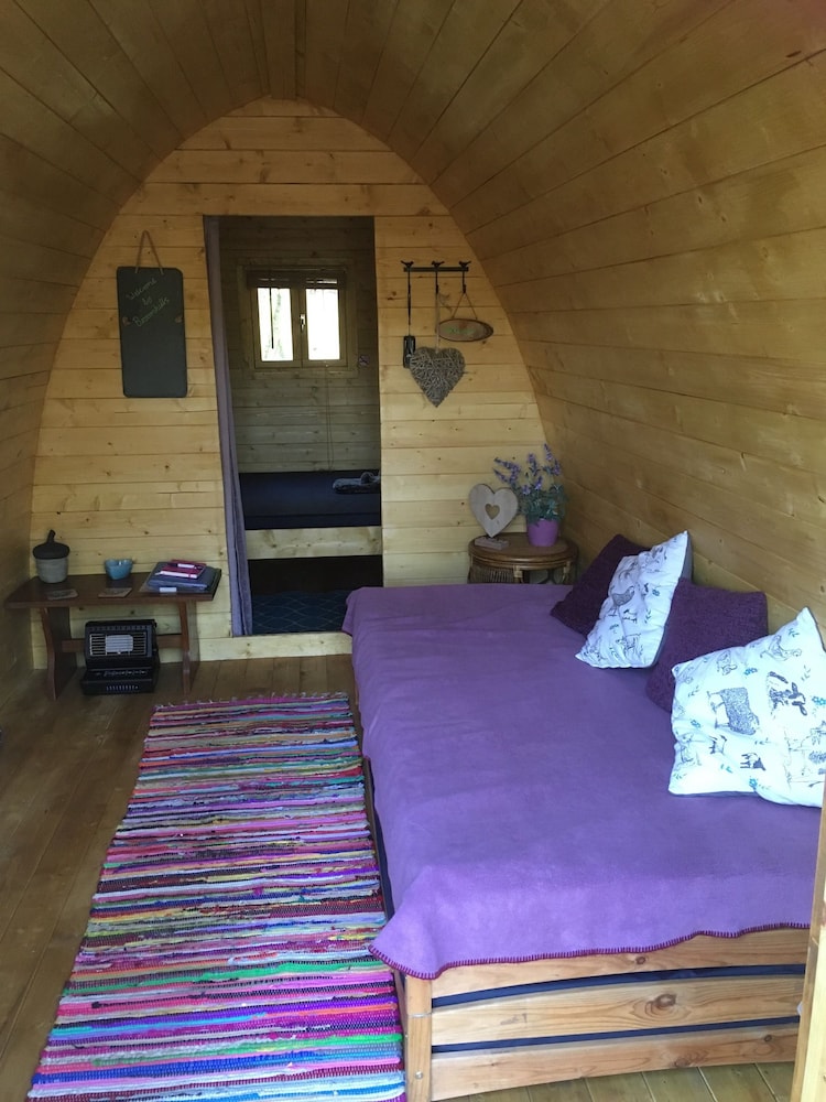 Broomhills Farm River Eco Pods 4/21
