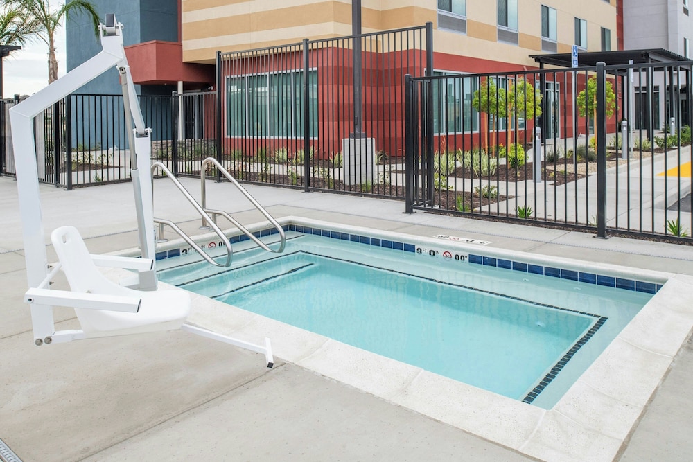 Fairfield Inn & Suites Stockton Lathrop 30/54