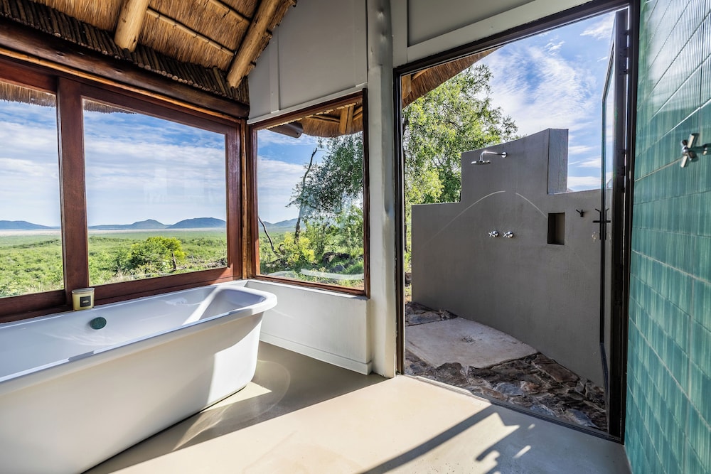 Buffalo Ridge Safari Lodge 48/50