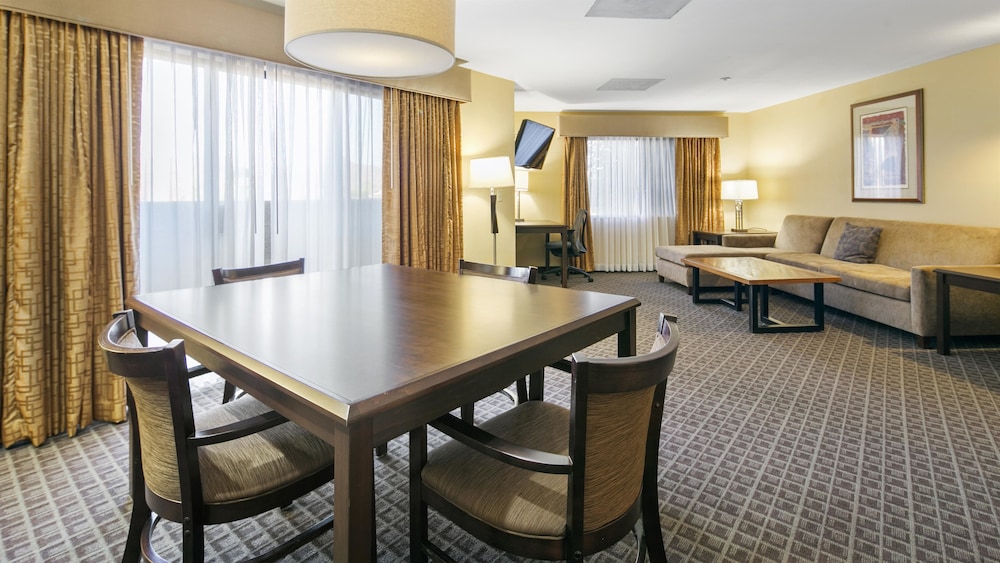 Best Western Plus Scottsdale Thunderbird Suites 41/46