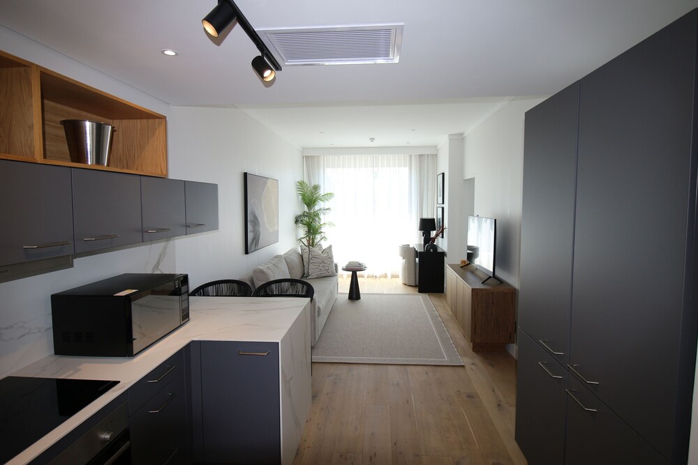 The Barracks 38/56
