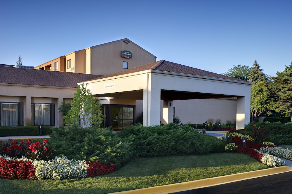 Comfort Inn and Suites Arlington Heights Wilke Rd 2/69