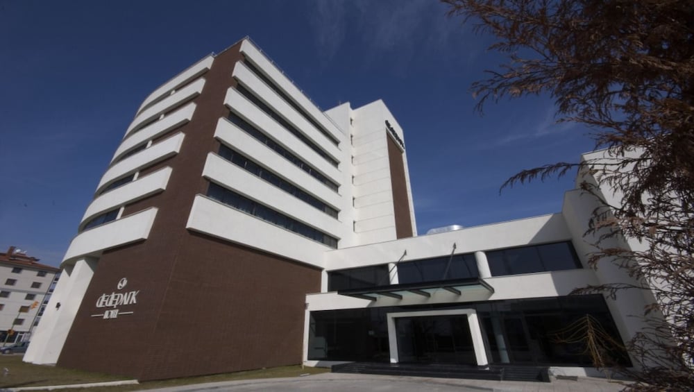 DEDEPARK HOTEL 5/50
