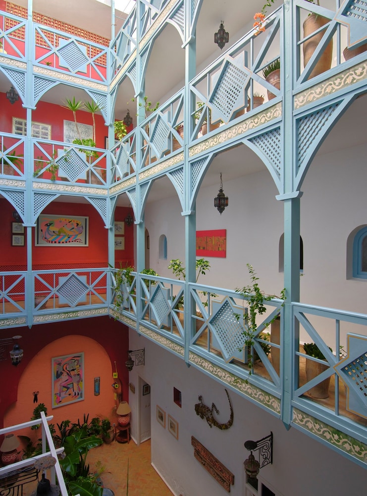 Riad Watier 6/72
