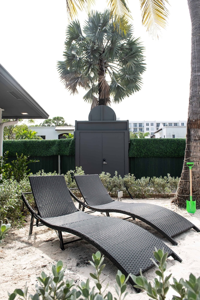 The Lauderdale Boutique Hotel 40/50
