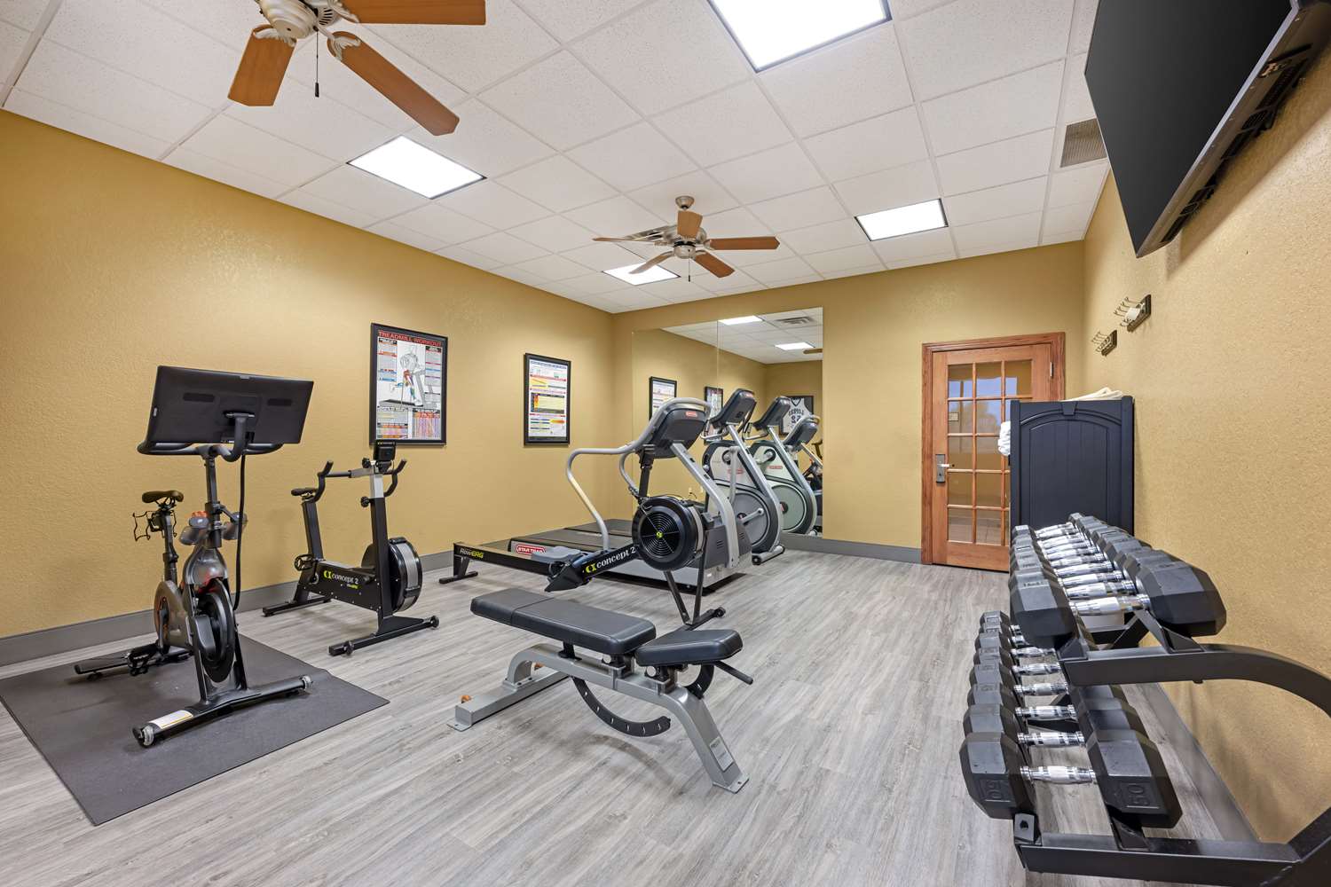 Best Western Plus Mid Nebraska Inn & Suites 25/41