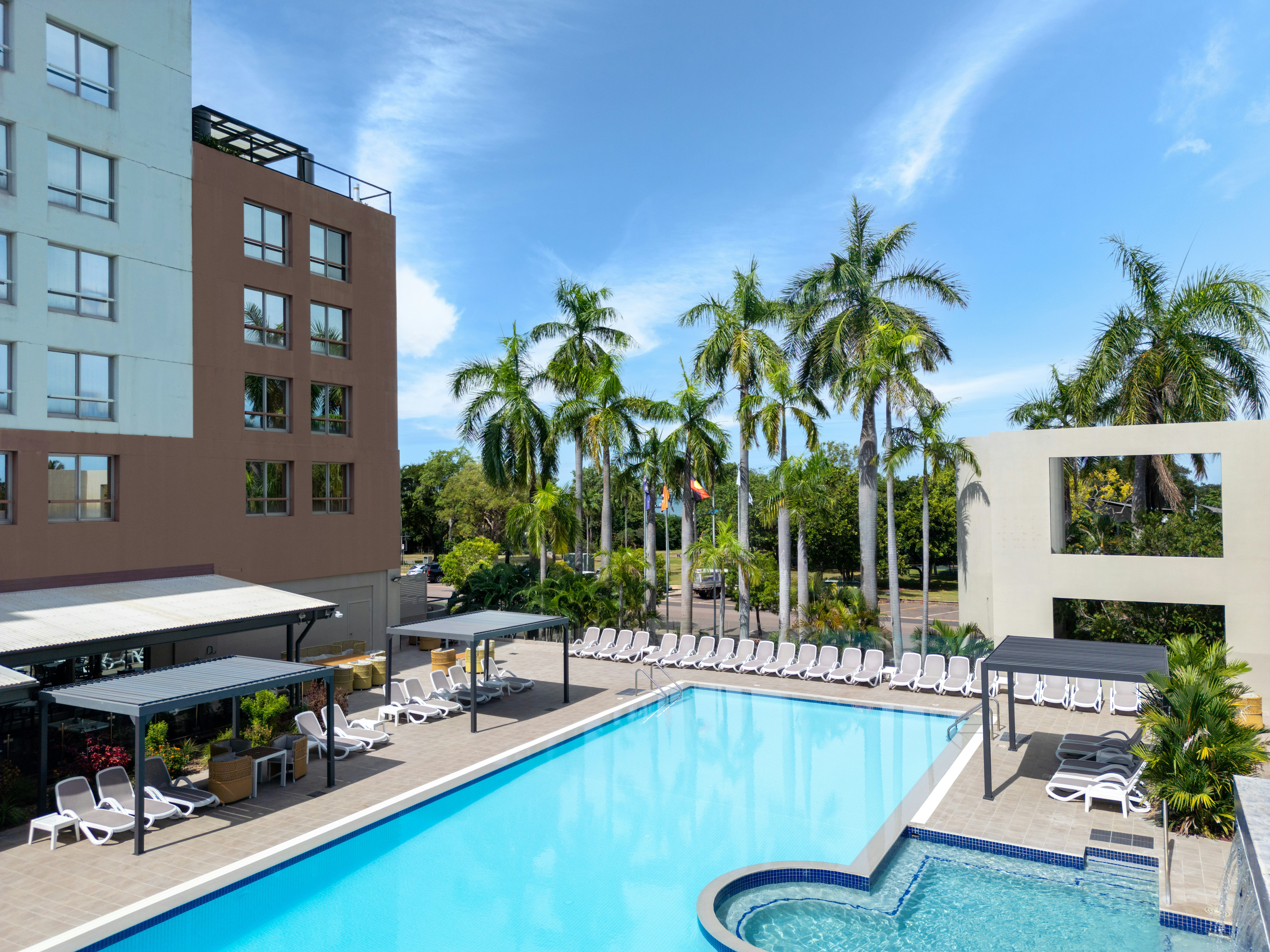 DoubleTree by Hilton Darwin Esplanade 69/70
