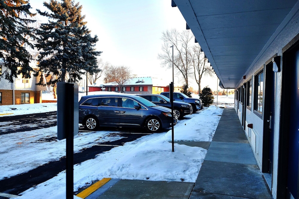 Motel6 Burnsville, MN 37/46