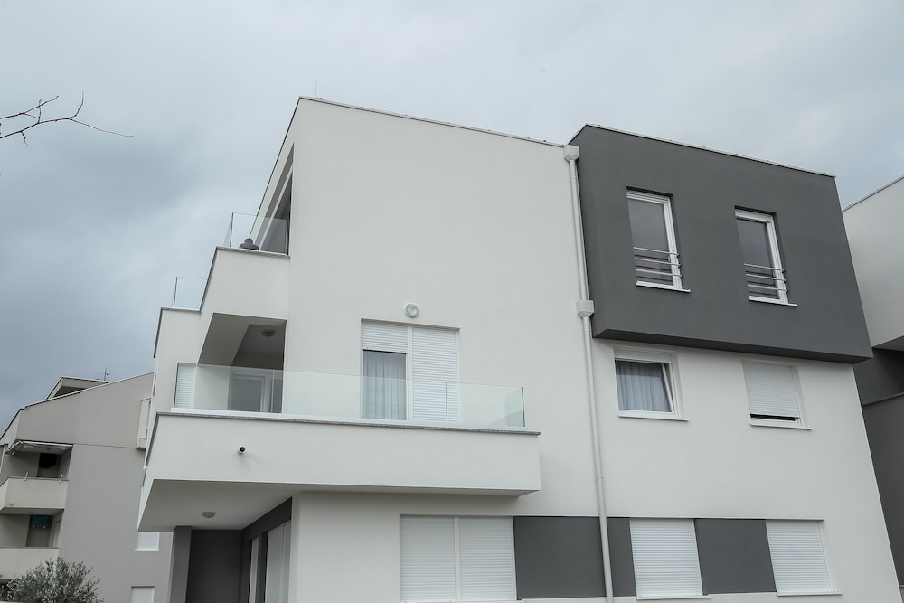 Apartments Tomana 1/50