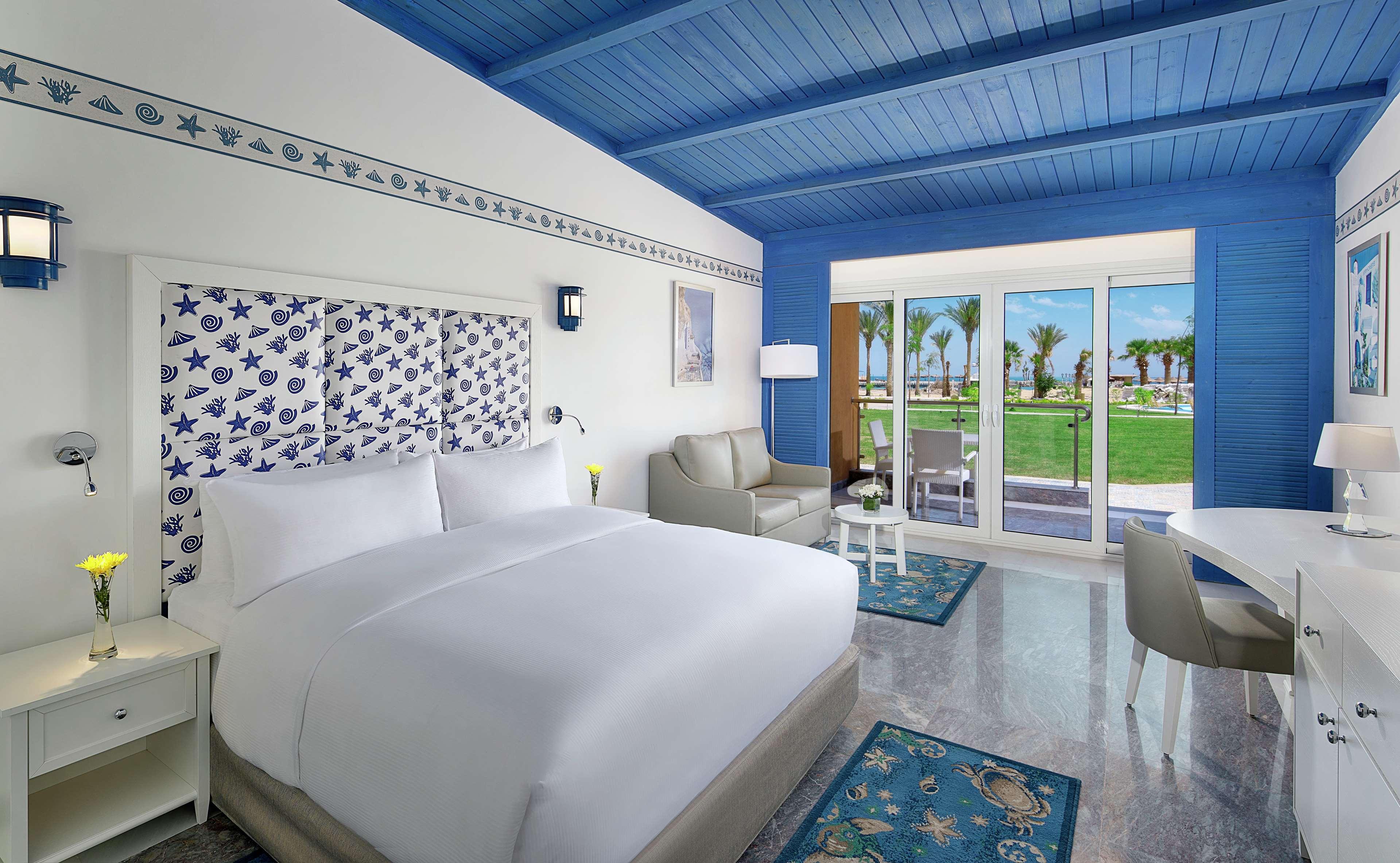 PREMIUM, KING BED, GARDEN VIEW