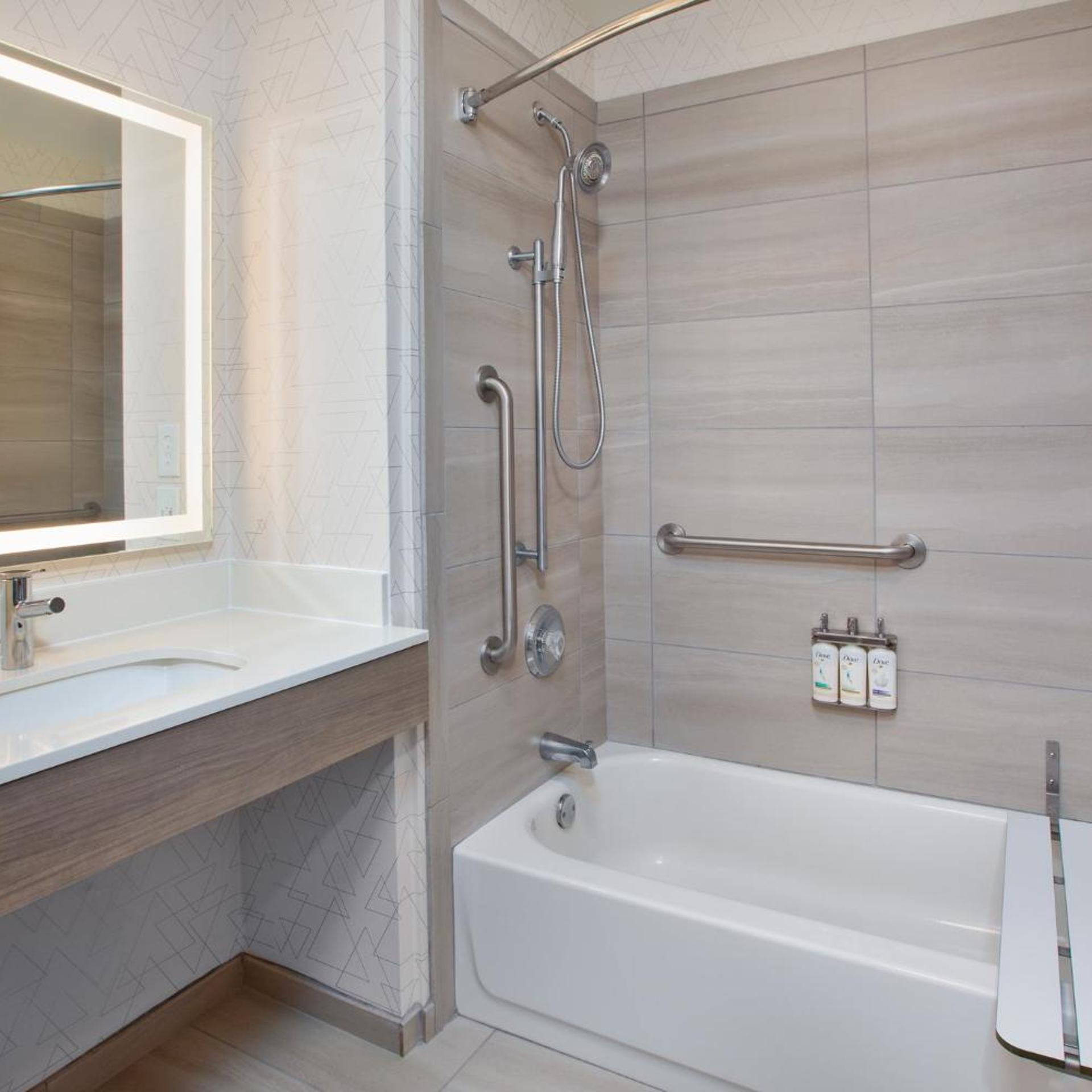 Suite, Accessible, Holiday Inn Express Hotel And Suites Buffalo 5/9