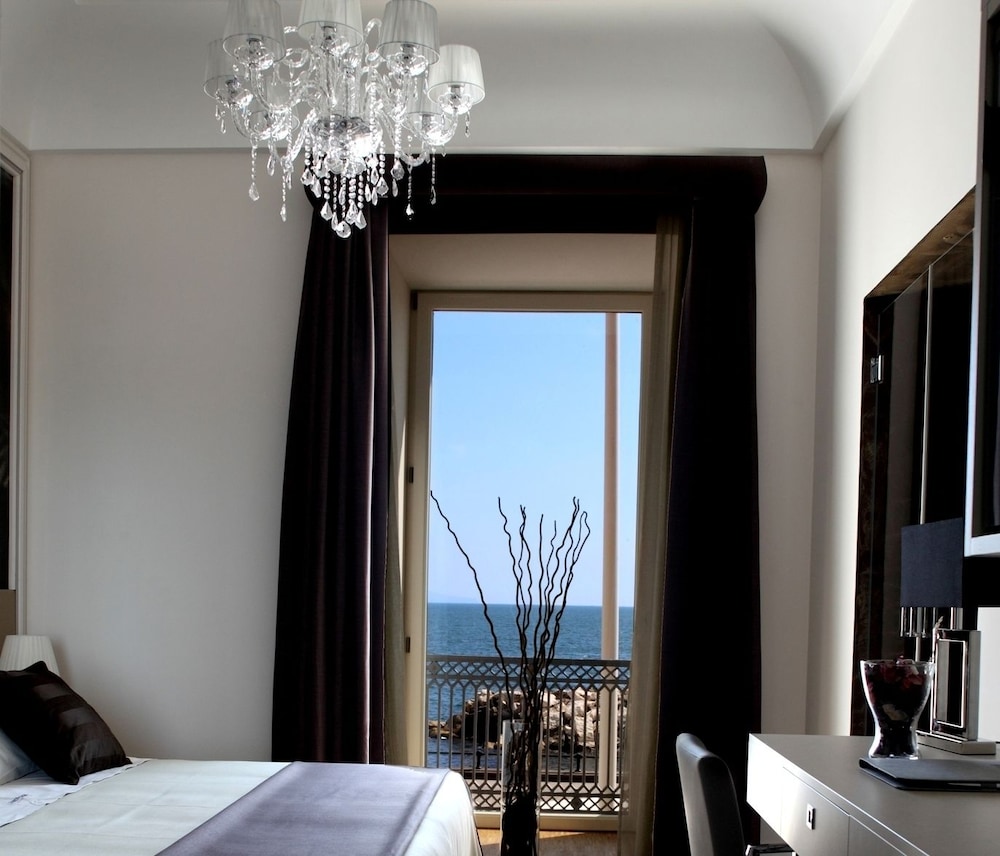 Partenope Relais 48/63