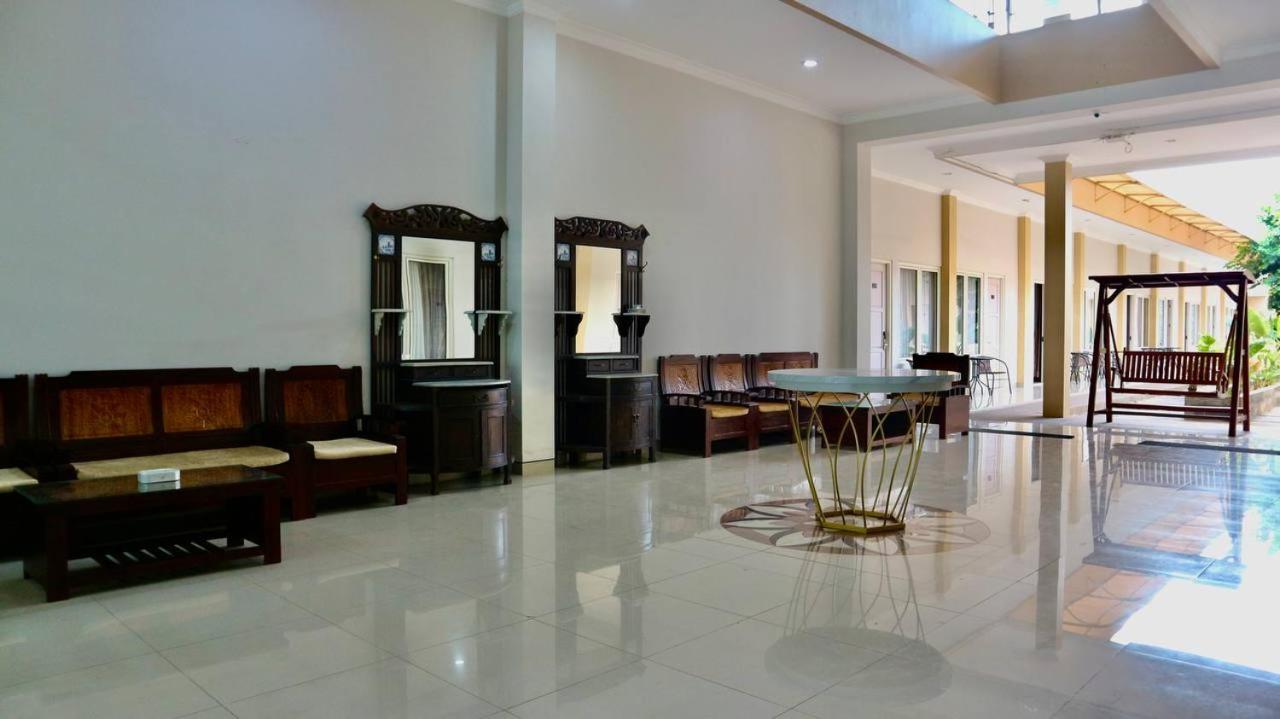 El Malik Hotel Sumenep 19/28