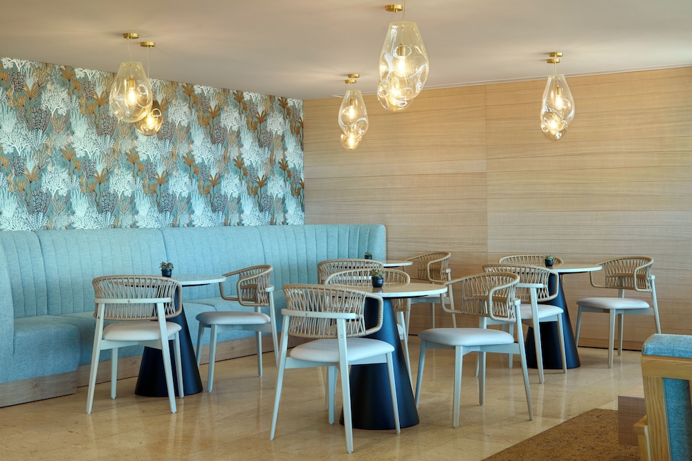 Dom Jose Beach Hotel 64/83