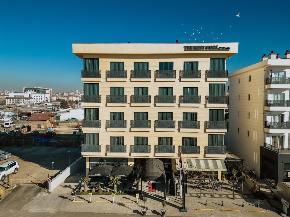 The Rest Port Hotel 2/50