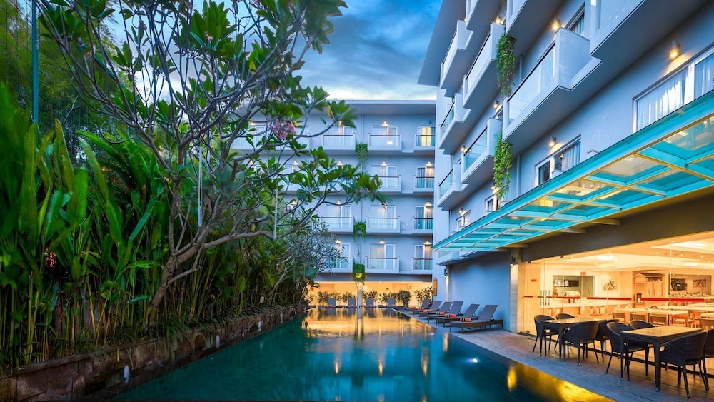 Kuta Galleria Hotel 65/69