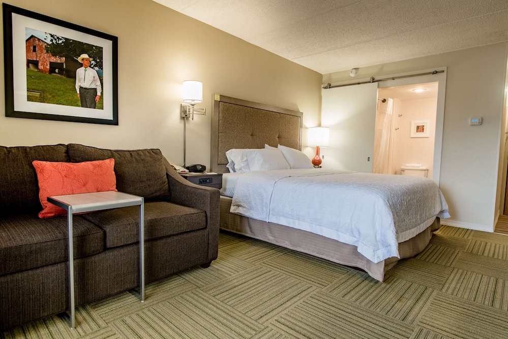 Hampton Inn Caryville-I-75/Cove Lake-State Park 19/84