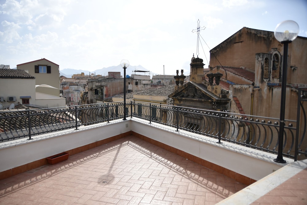 La Serenissima Hotel 35/44