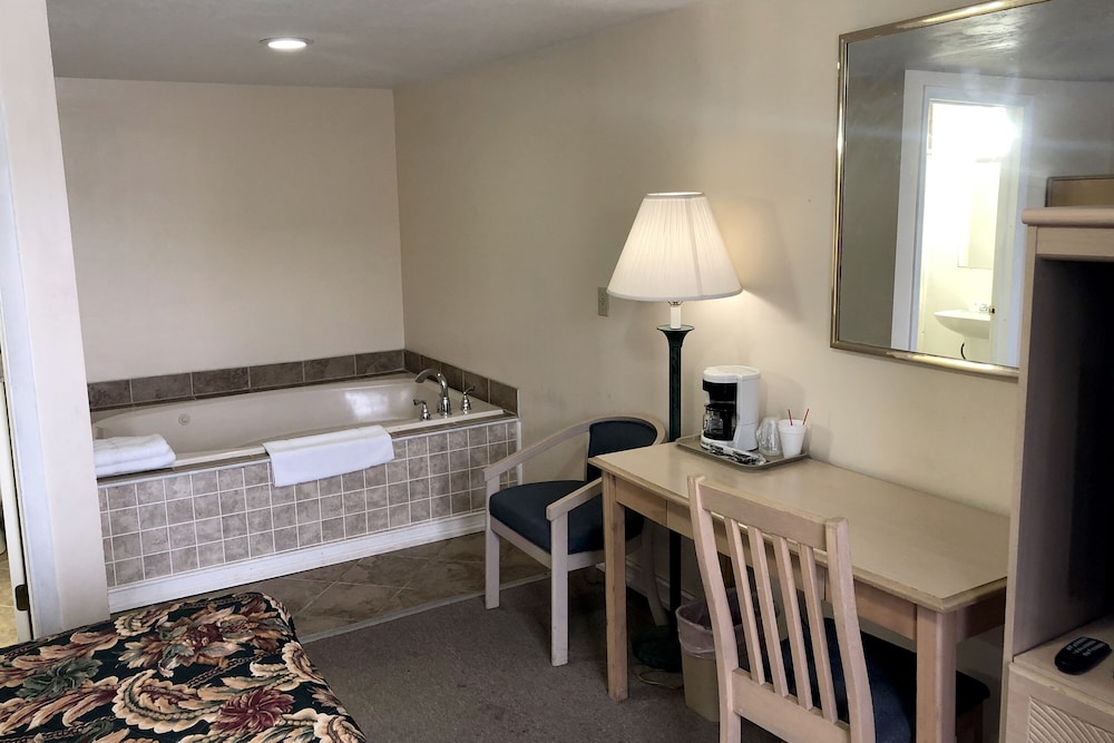 OYO Hotel Starlite Seneca Falls 29/35